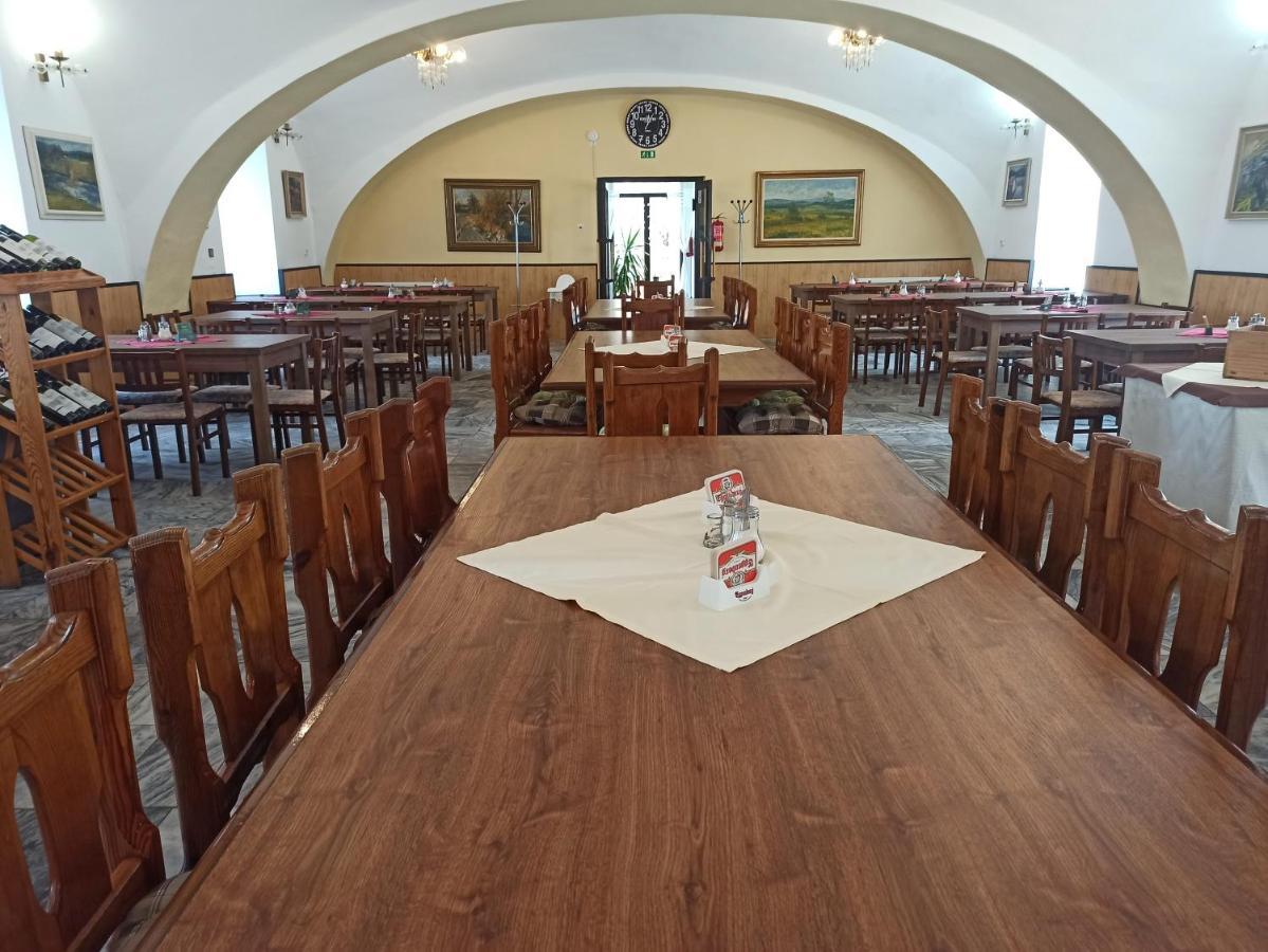 Hotel Jestrabi Черна-в-Пошумави Экстерьер фото