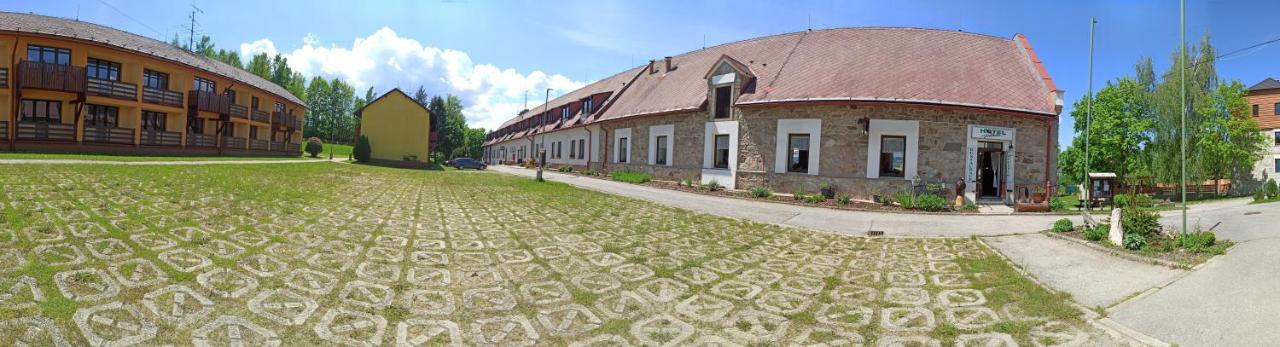 Hotel Jestrabi Черна-в-Пошумави Экстерьер фото